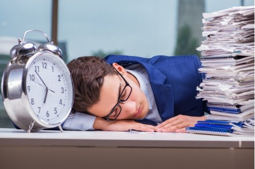 Dormire di più in autunno è normale? Cosa succede al nostro ritmo sonno-veglia