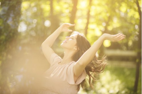 Luglio, sole e benessere: perché è il momento giusto per fare il pieno di vitamina D
