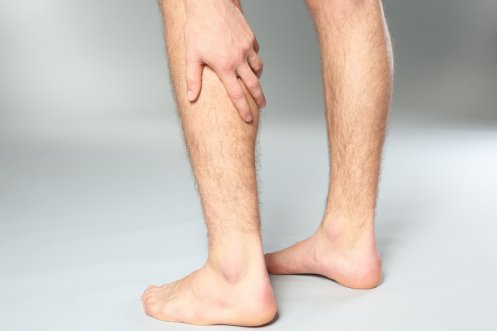 Le gambe pesanti non dipendono solo dal caldo (e nemmeno dalla circolazione)