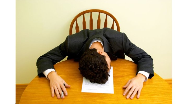 Perché Sono Sempre Stanco? Guida alla stanchezza cronica e integratori