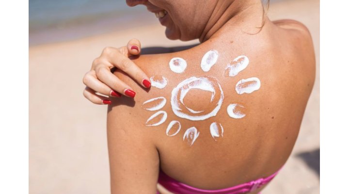 Come Preparare la Pelle al Sole: Consigli e Linee Guida per un' Estate 2025 Senza Rischi
